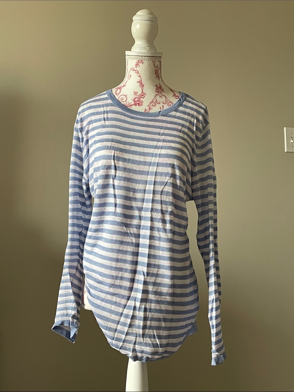 Urban Behavior Striped Scoop Neck Long Sleeve Top - Blue & White